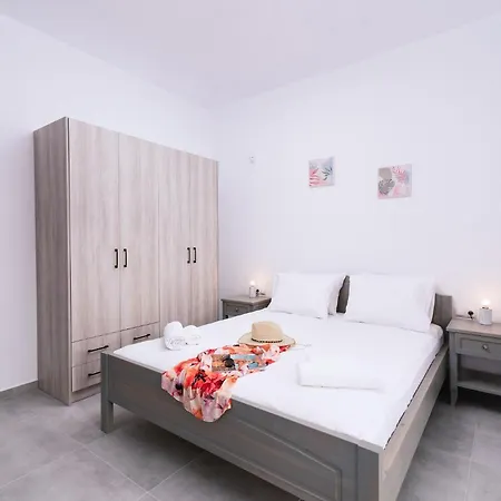 Lychnos Apartment *